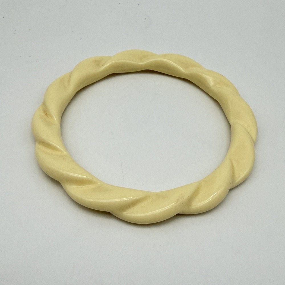 Vintage Retro Plastic Celluloid Bangle Bracelet Cream Twisted Braided Design